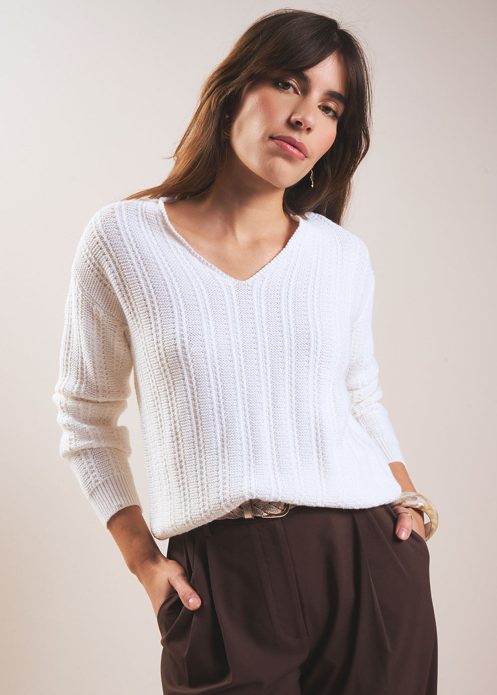 V-neck jumper in pearl knit - Sud Express - 5 - Sud Express