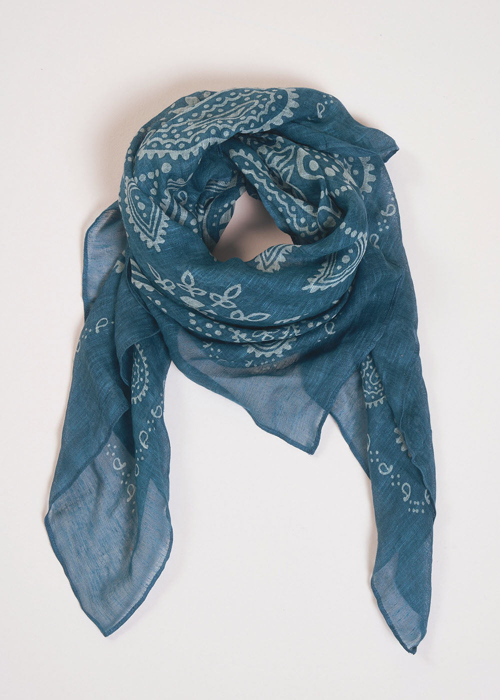 FALA Delicate paisley pattern scarf - 1 - Sud Express - Sud Express