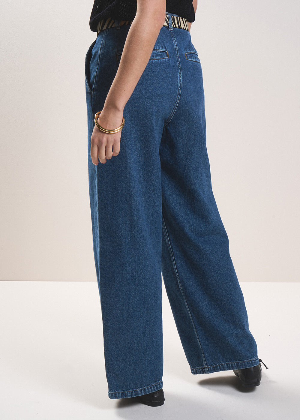 High-waisted trousers with very wide legs - Sud Express - 6 - Sud Express