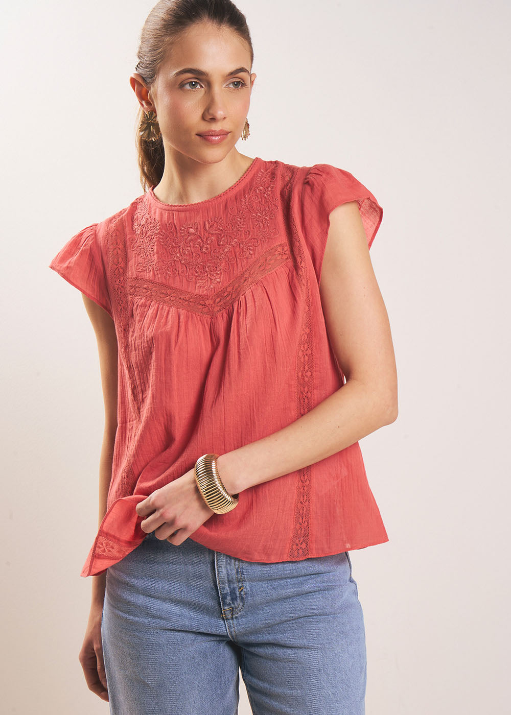 Cotton gauze top with macramé details - Sud Express - 5 - Sud Express