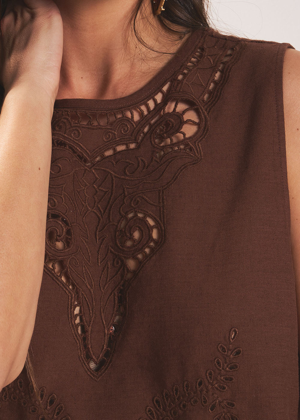 TOBALINE Embroidered sleeveless top - 2 - Sud Express - Sud Express