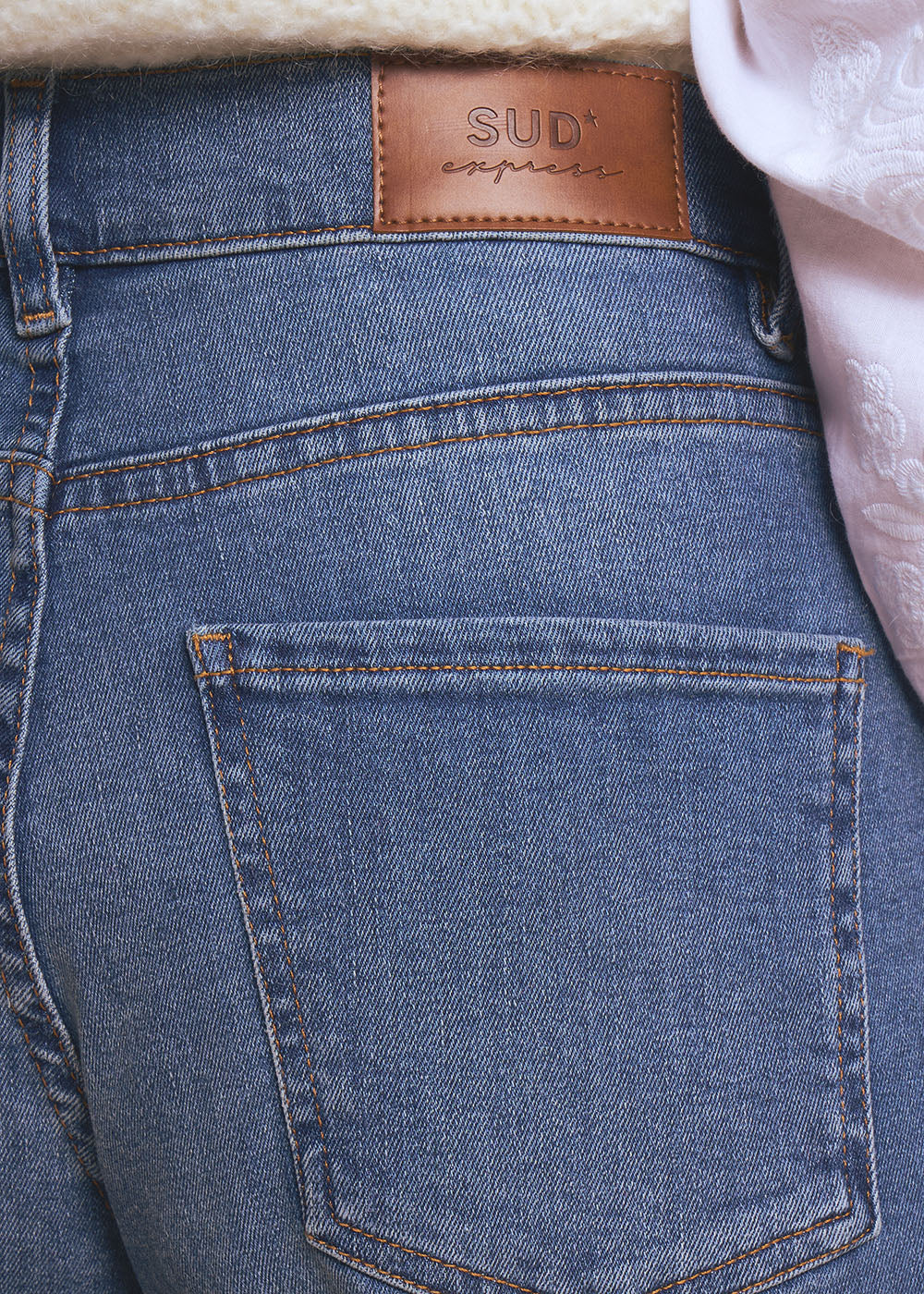 BLOOM Wide-leg boyfriend jeans - 4 - Sud Express - Sud Express