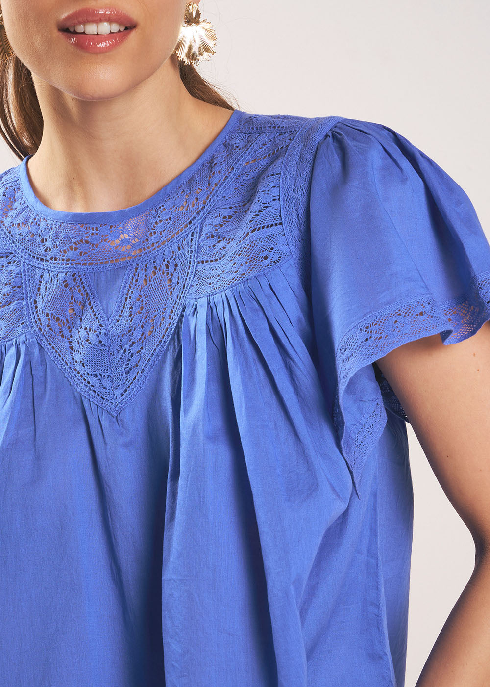 TELEONORE Loose-fitting top with lace detailing - 2 - Sud Express - Sud Express