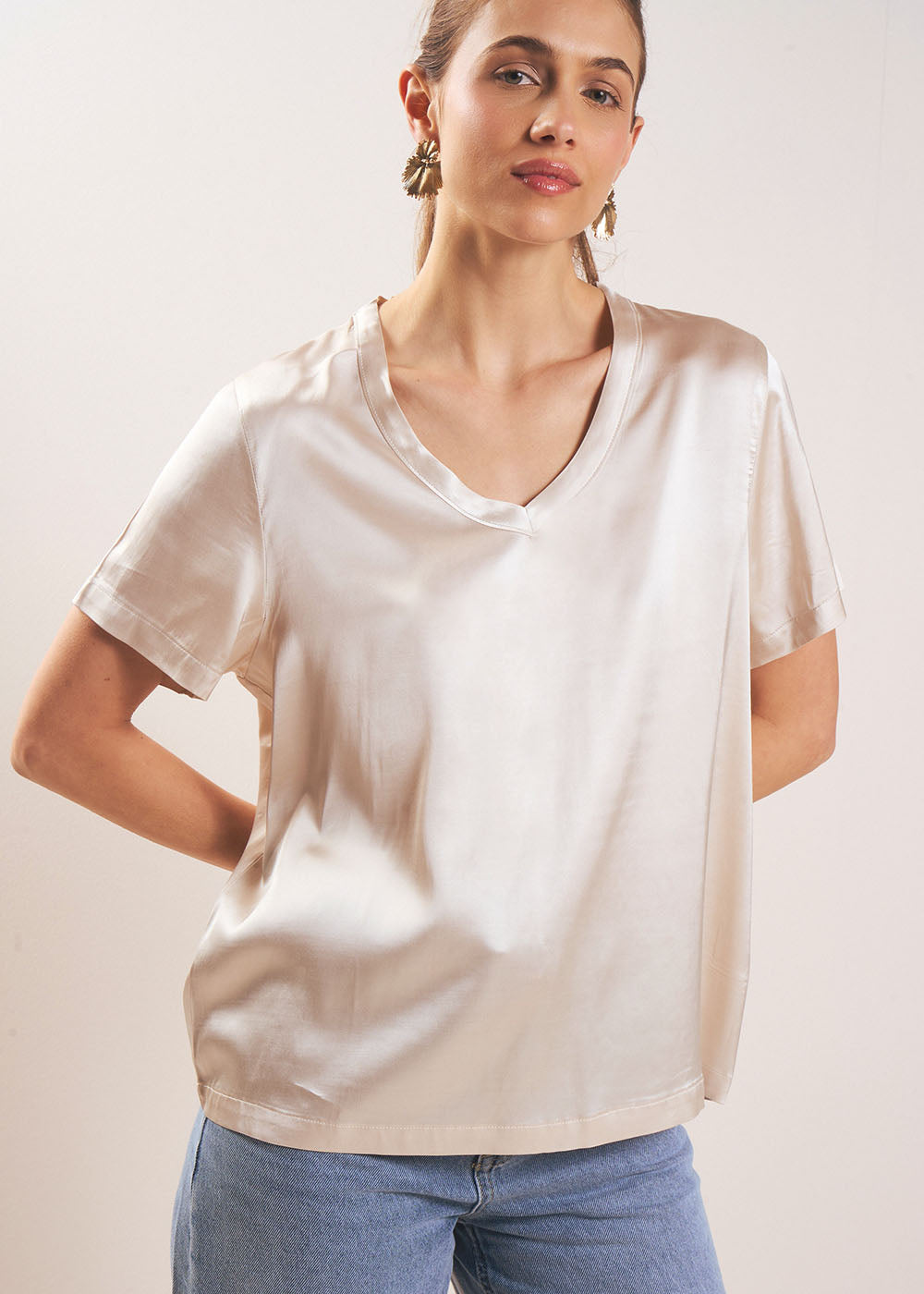TELCIA Satin V-neck T-shirt - 1 - Sud Express - Sud Express