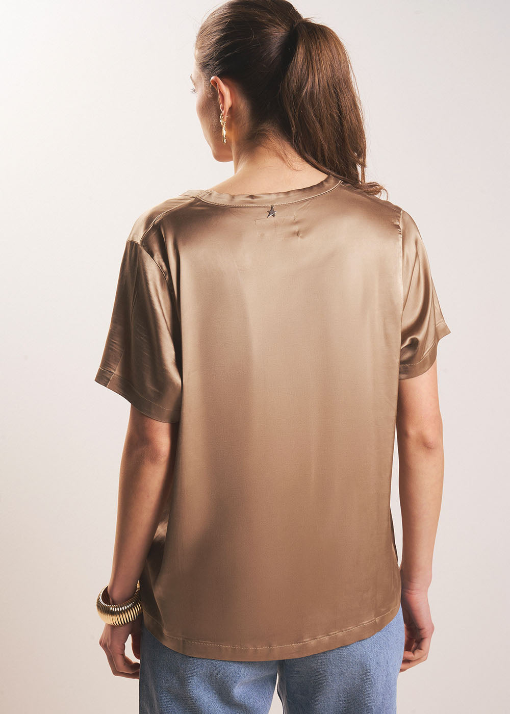 TELCIA Satin V-neck T-shirt - 3 - Sud Express - Sud Express