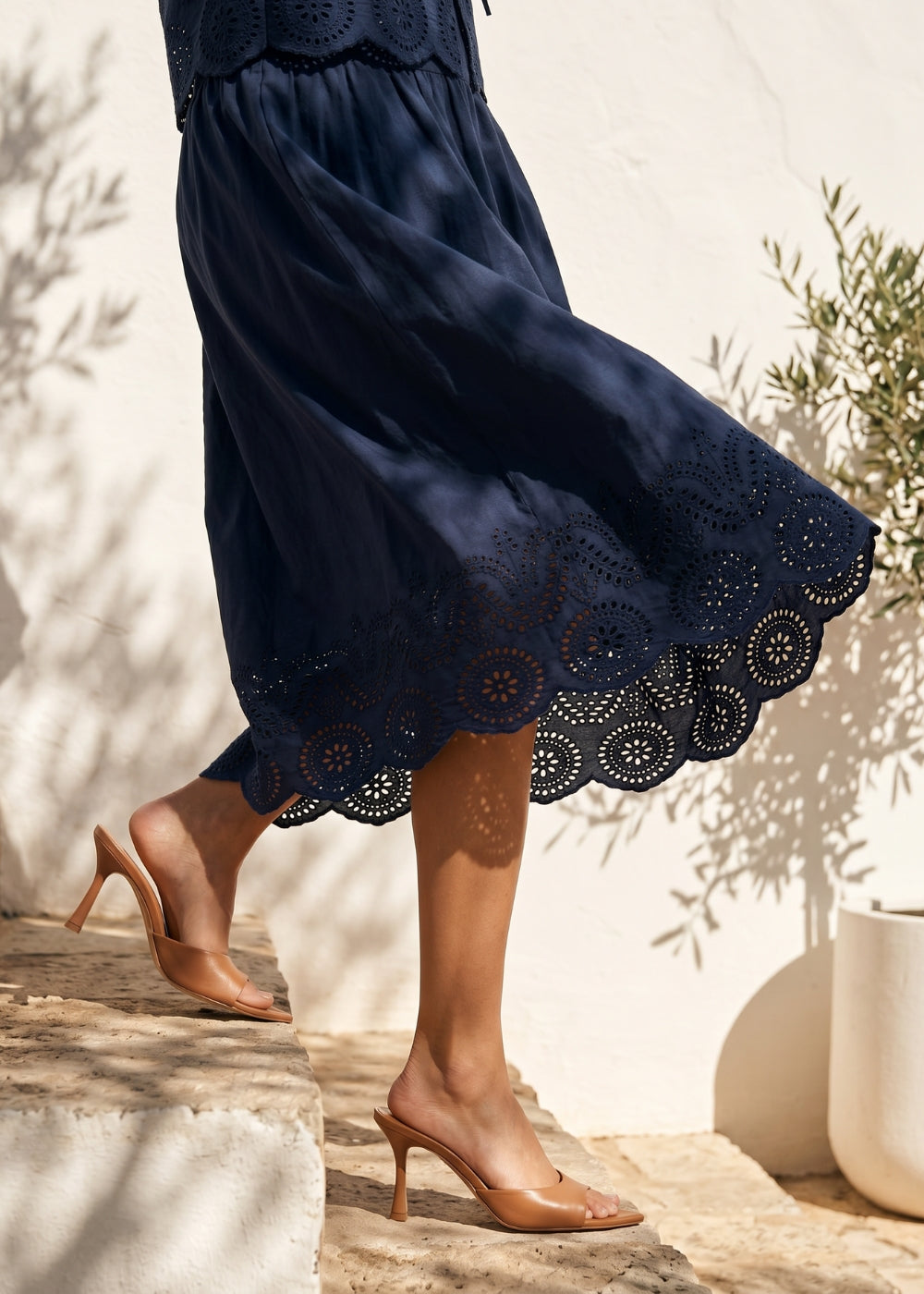 JILIANA English-style embroidered midi skirt - 1 - Sud Express - Sud Express