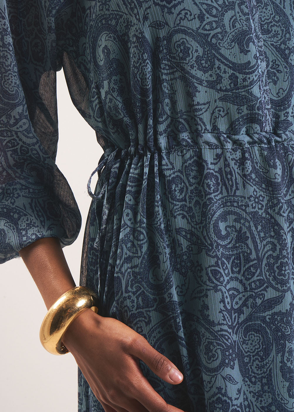 Long flowing printed dress with V-neck - Sud Express - 4 - Sud Express