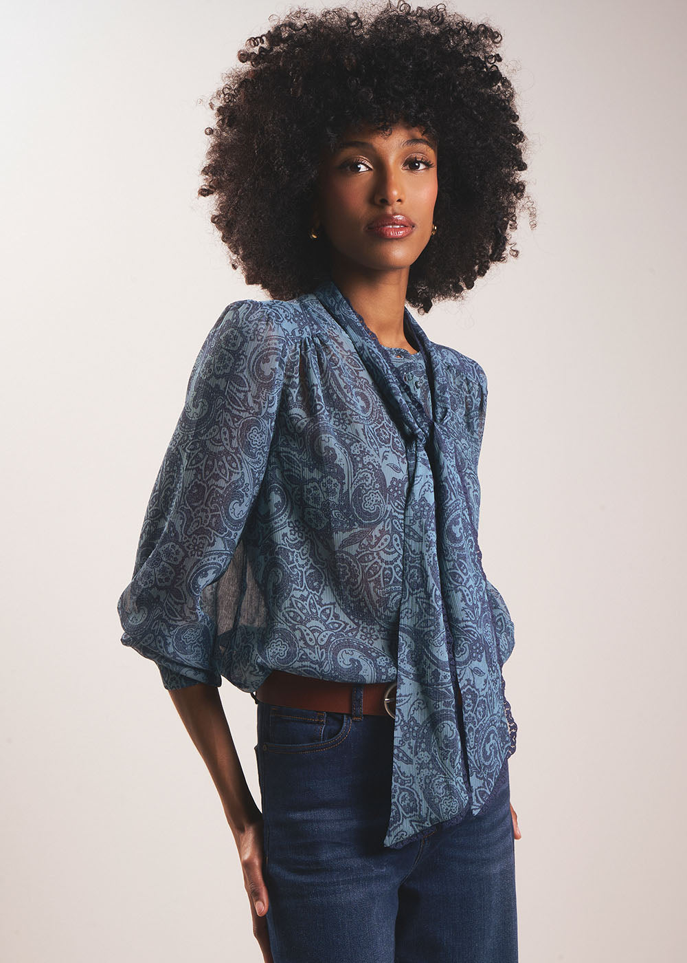 TAISLEY Printed blouse with stand-up collar and tie fastening - 1 - Sud Express - Sud Express