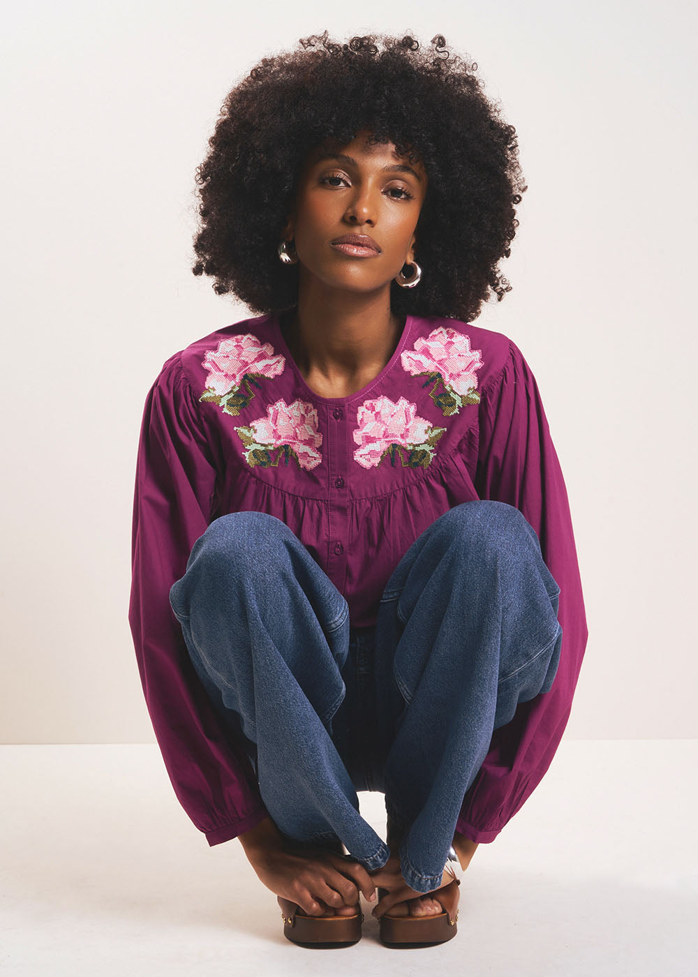 CALIK Loose-fitting blouse with floral embroidery and puff sleeves - 1 - Sud Express - Sud Express