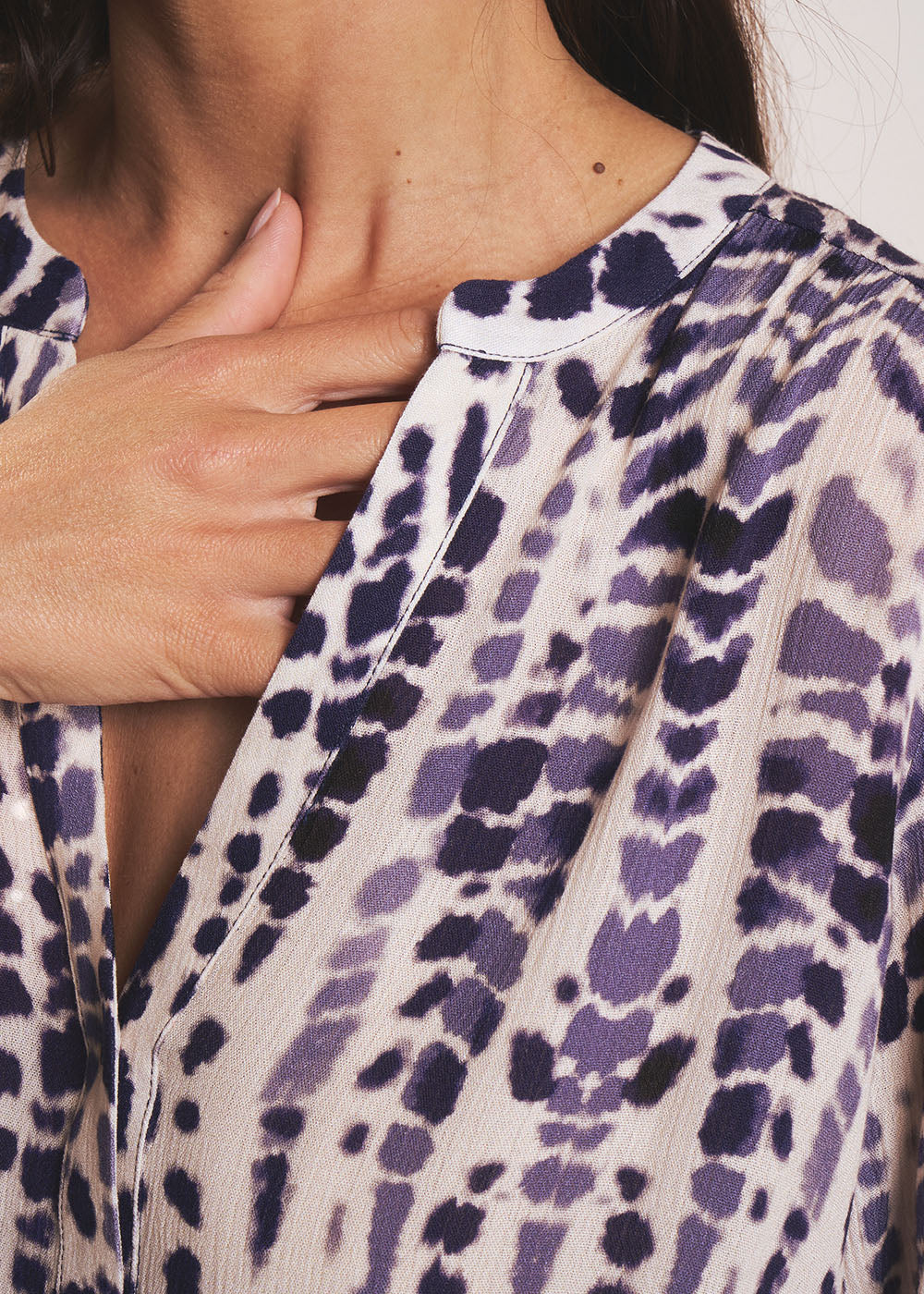 CENDAYA Ikat Leopard Print Blouse - 2 - Sud Express - Sud Express
