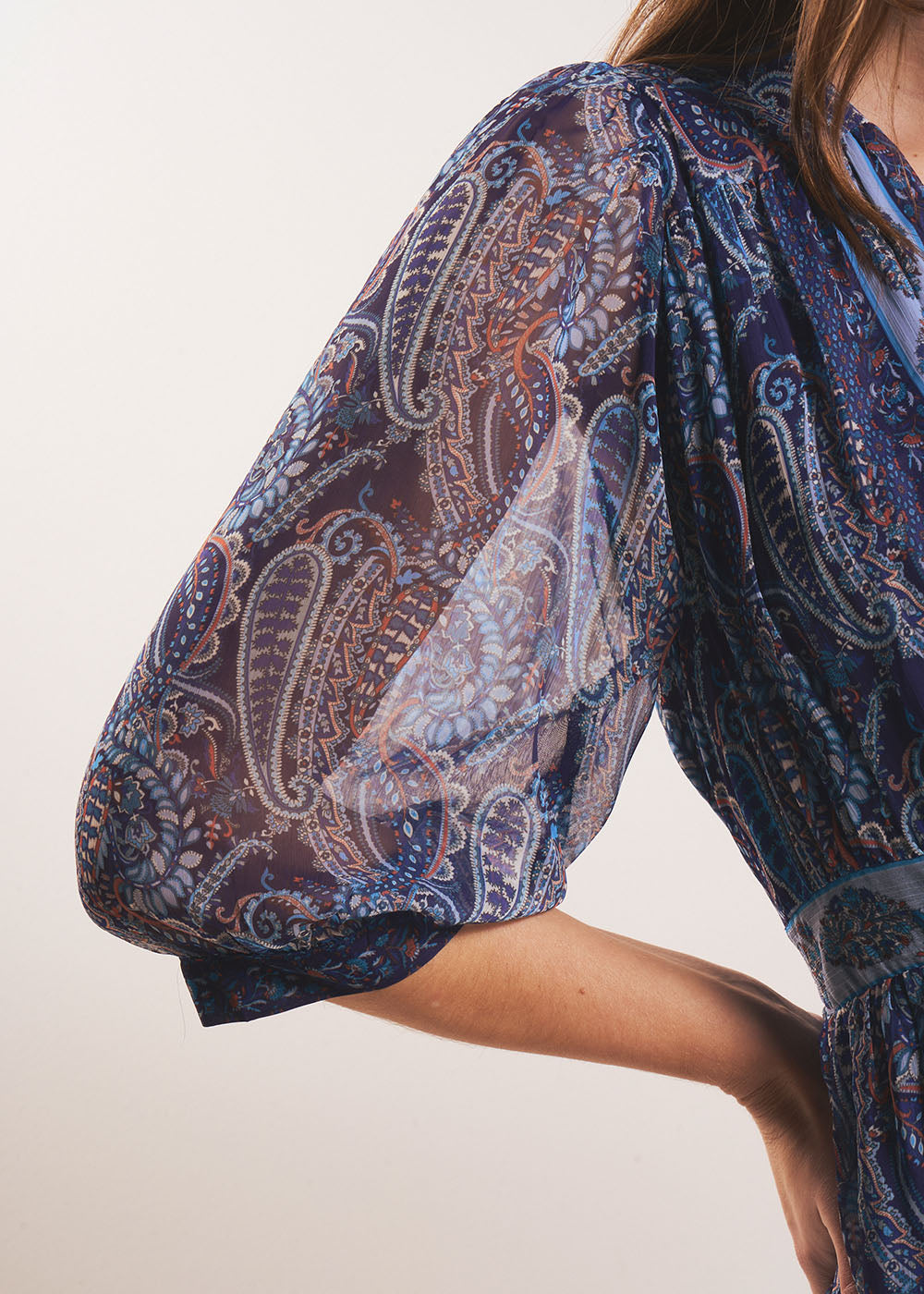 Long printed dress with ruffles - Sud Express - 5 - Sud Express