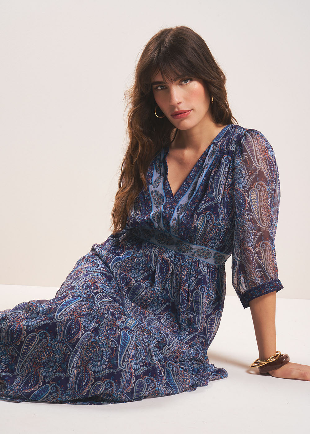 Long printed dress with ruffles - Sud Express - 6 - Sud Express