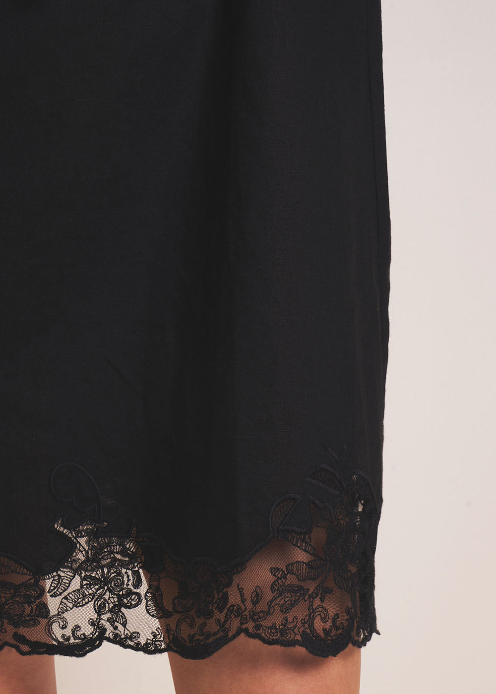 RASTEPH Short dress with lace detailing - 4 - Sud Express - Sud Express