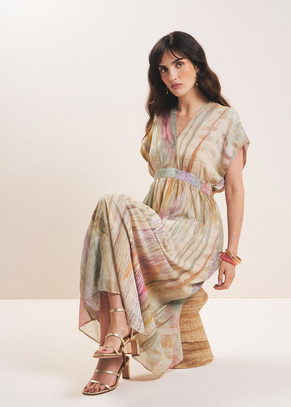 RAZAMBIE Printed midi dress with a V-neck - 4 - Sud Express - Sud Express