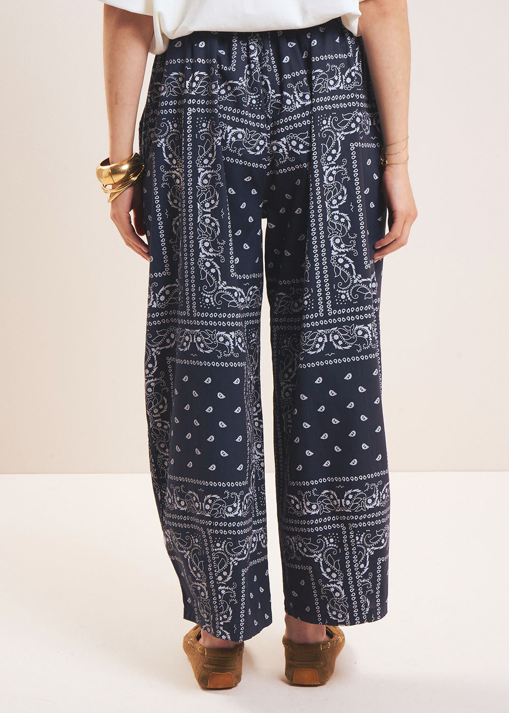 PADRIEN Flowy trousers with a bandana print - 3 - Sud Express - Sud Express
