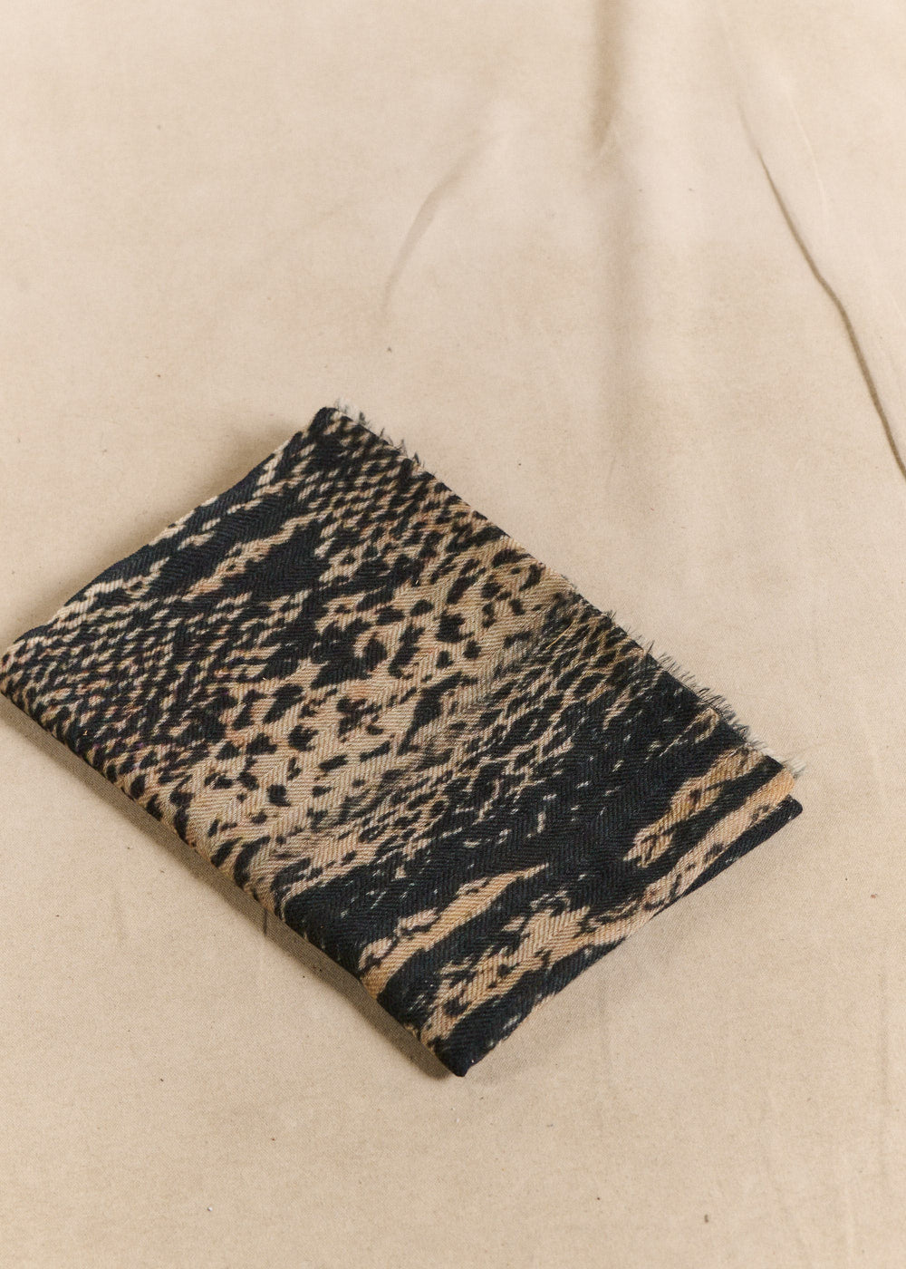 Python-print wool scarf - Sud Express - 1 - Sud Express