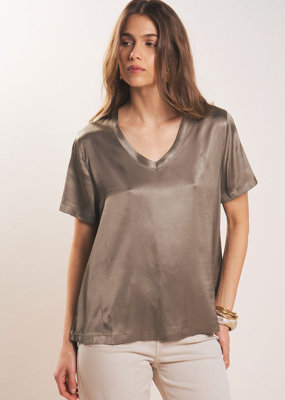 Satin V-neck T-shirt - Sud Express - 5 - Sud Express