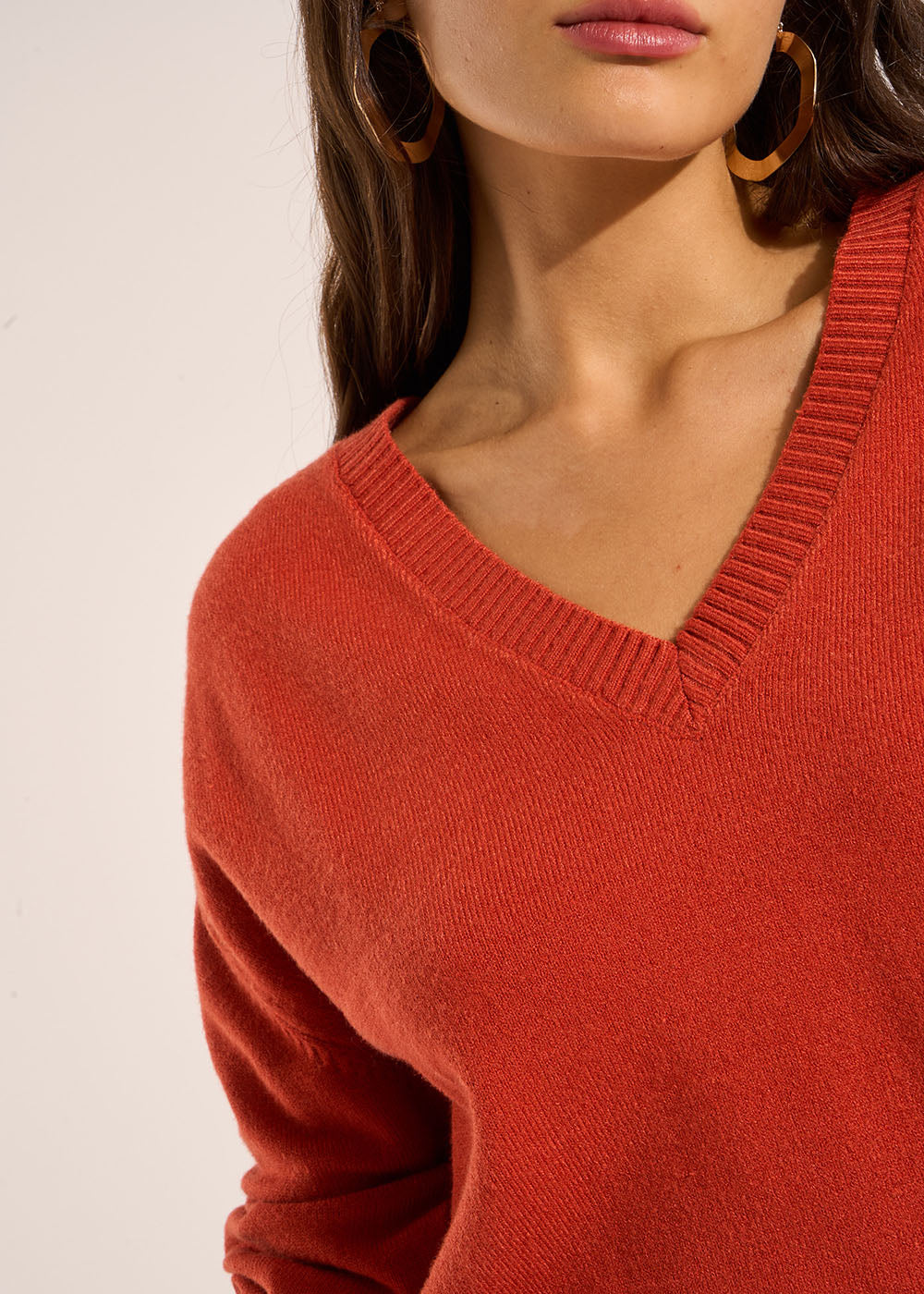 Boxy V-neck sweater - Sud Express - 2 - Sud Express