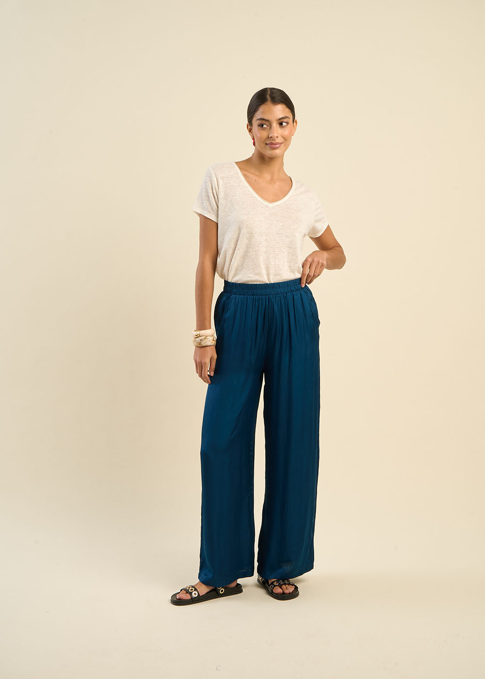 Wide-leg satin trousers  - Sud Express - 1 - Sud Express