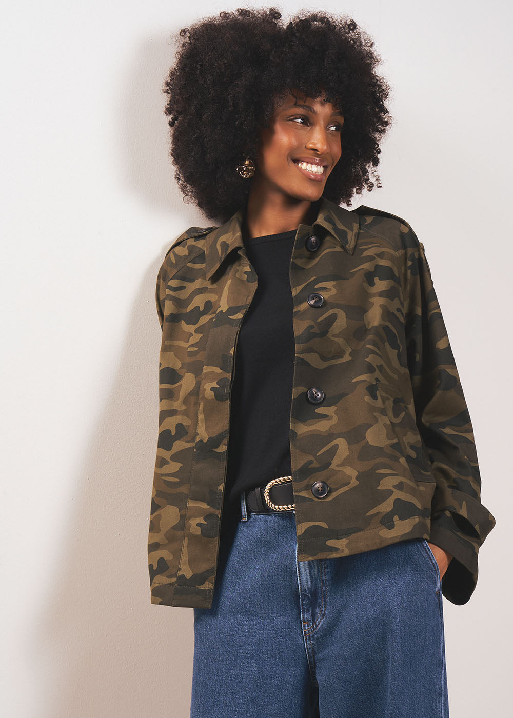 Short cotton trench coat with camouflage print - Sud Express - 5 - Sud Express