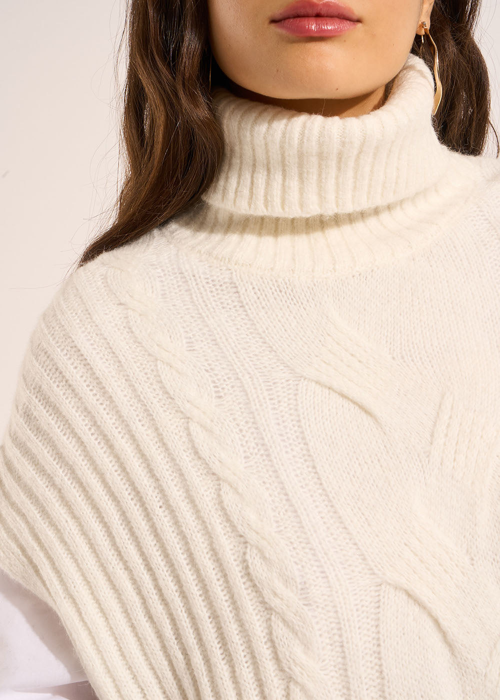 Sleeveless turtleneck sweater - Sud Express - 2 - Sud Express