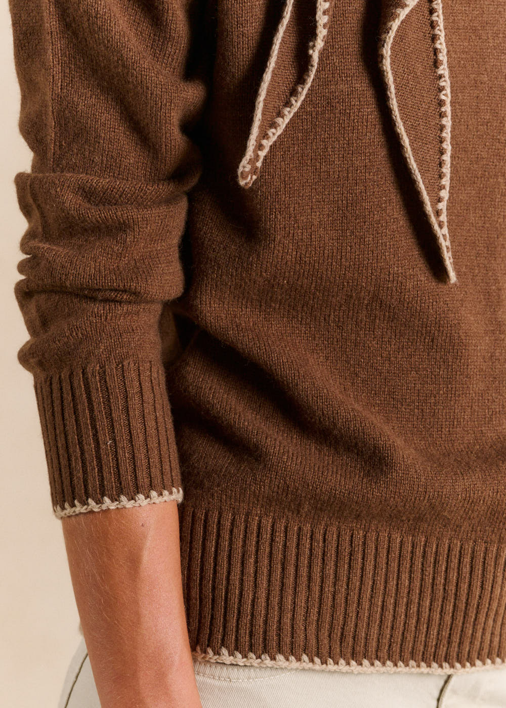 Round-neck jumper with detachable scarf - Sud Express - 4 - Sud Express