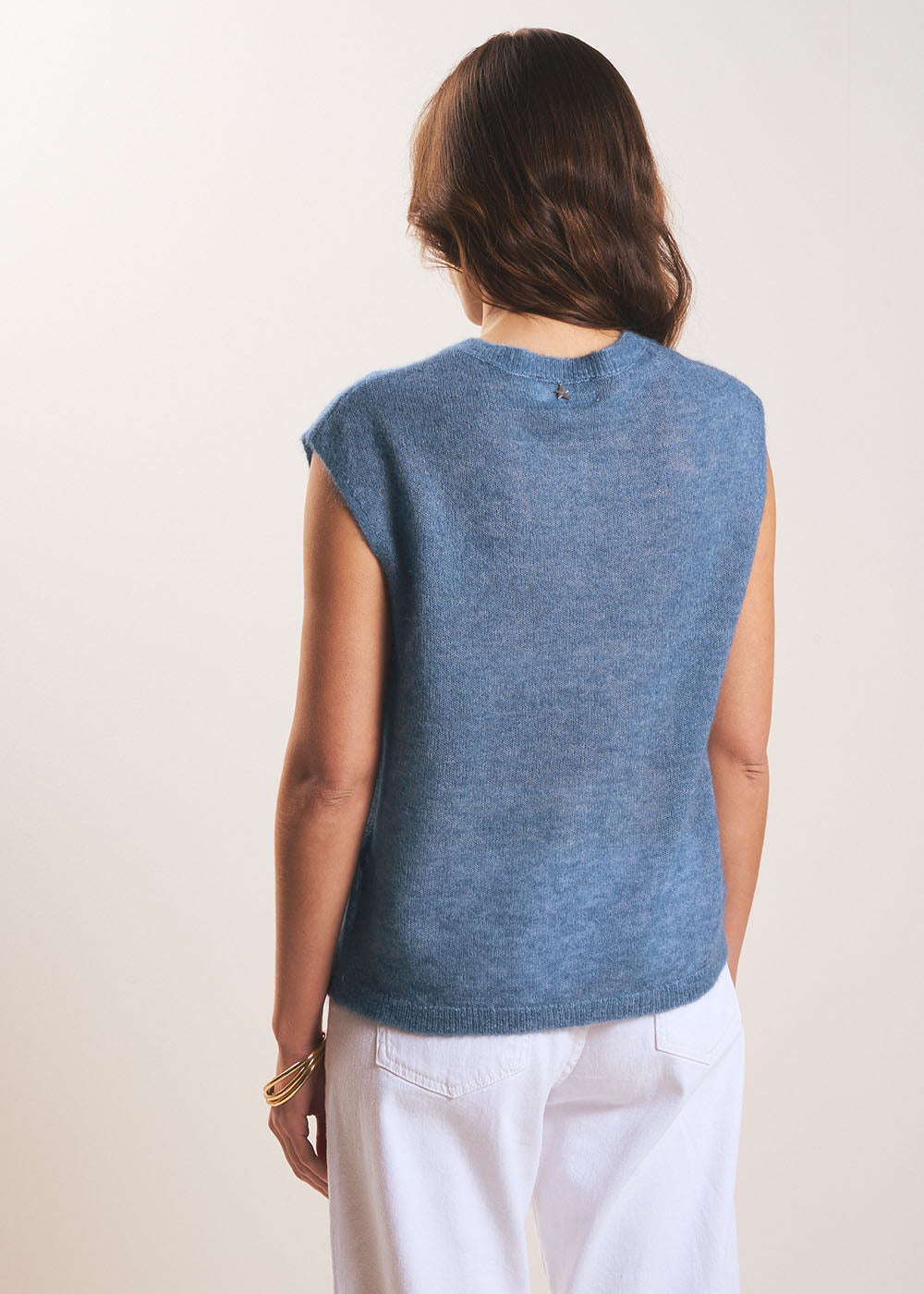 Sleeveless cardigan with round neck - Sud Express - 3 - Sud Express