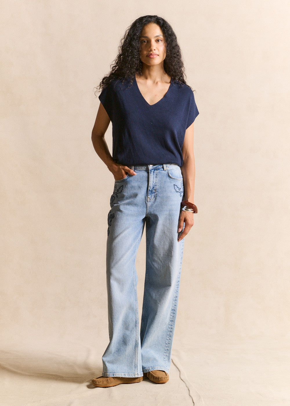 Sleeveless V-neck jumper in ribbed knit - Sud Express - 5 - Sud Express