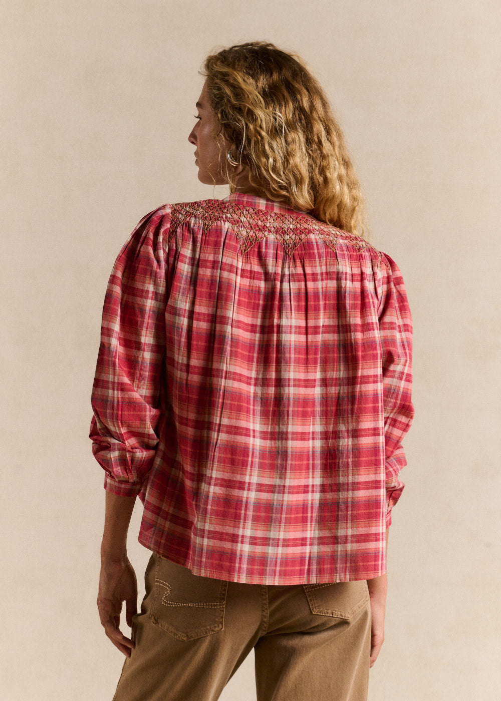 Checked blouse with a tunisian collar - Sud Express - 3 - Sud Express