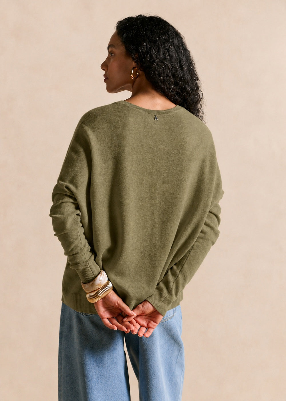 Cashmere V-neck sweater flared fit - Sud Express - 3 - Sud Express