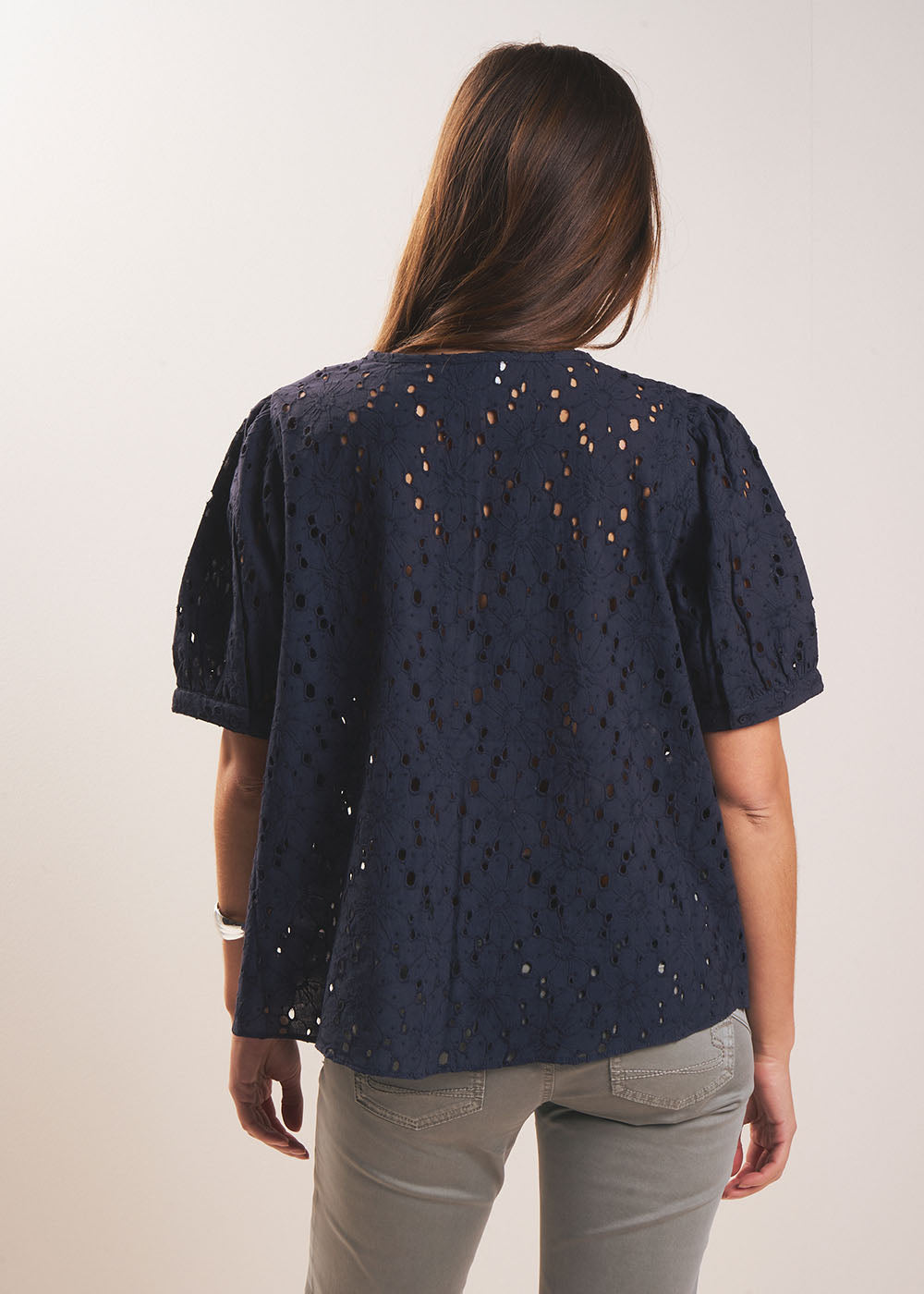 Eyelet embroidery blouse - Sud Express - 3 - Sud Express
