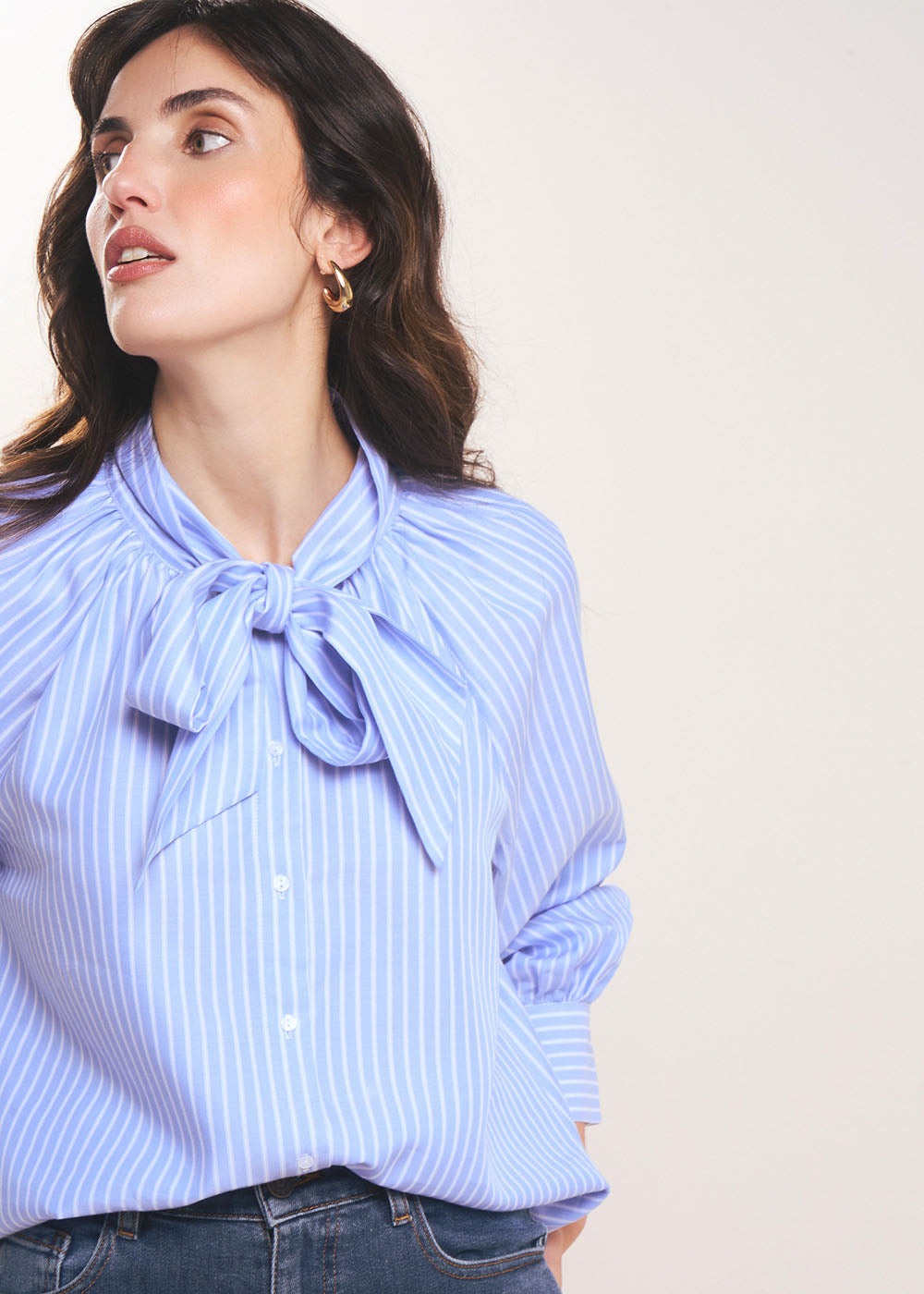 Victorian-style tie-neck shirt - Sud Express - 4 - Sud Express