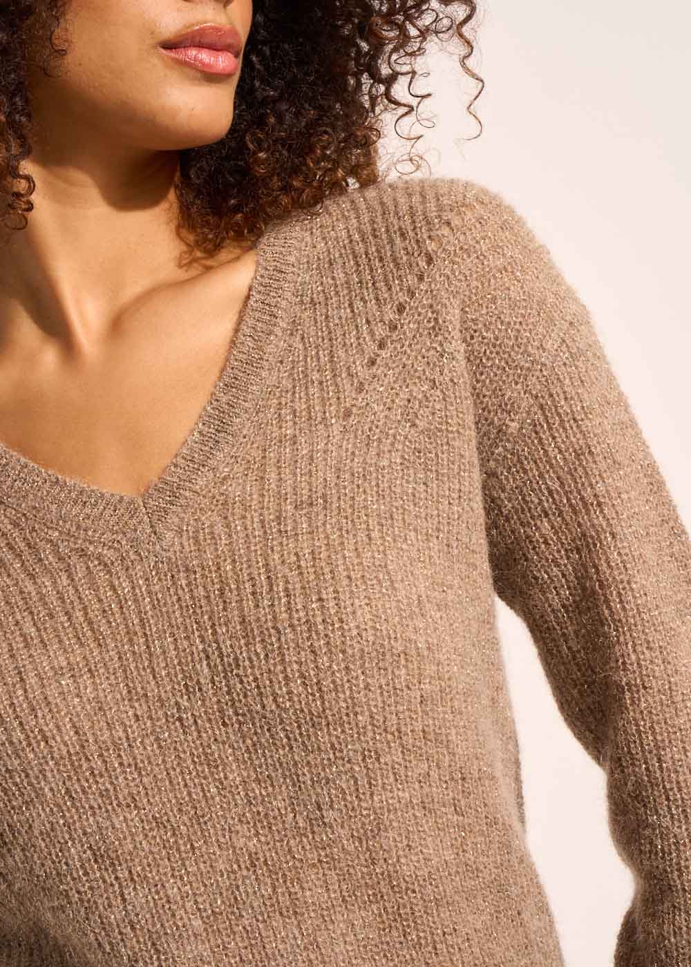 V-neck sweater with 3/4-length sleeves - Sud Express - 2 - Sud Express