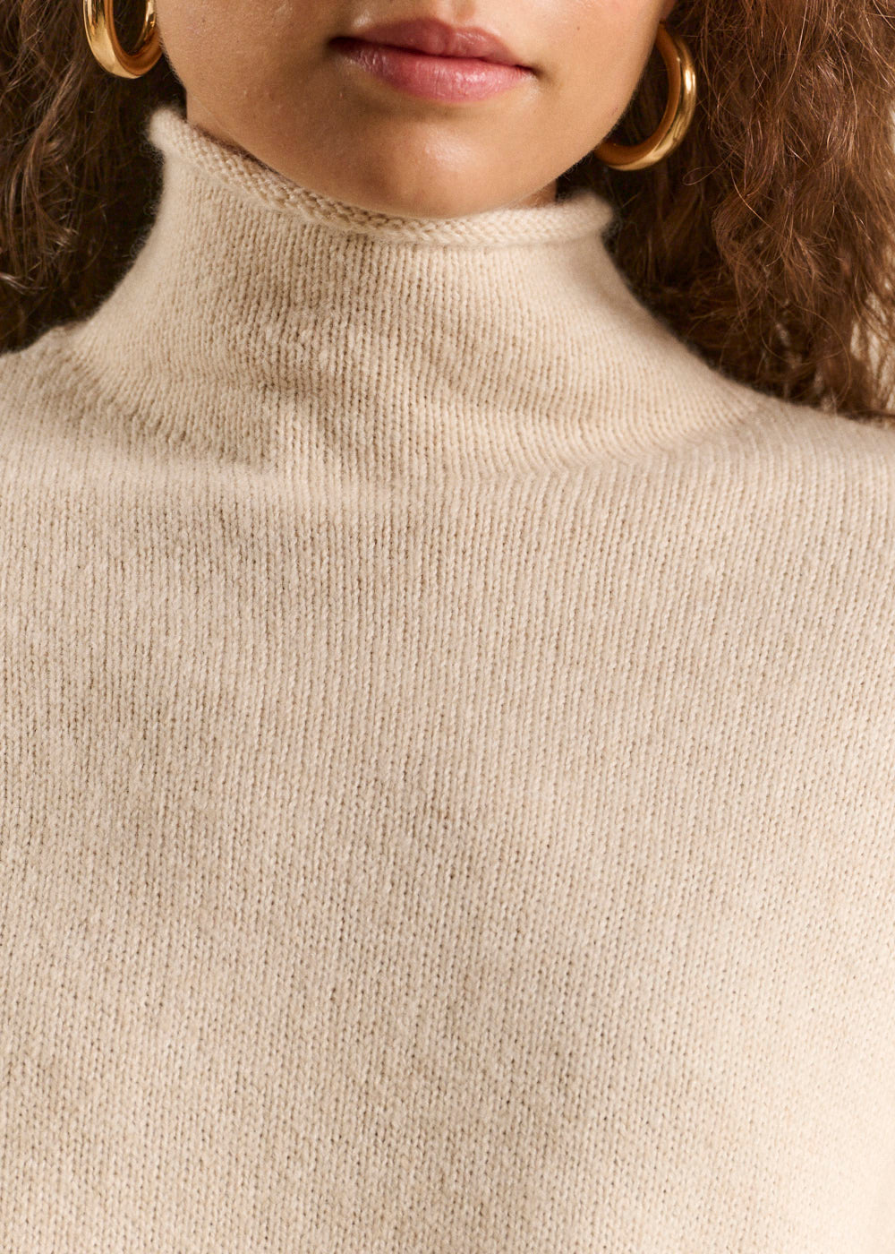 Sweater with a rolled-up high collar and long sleeves - Sud Express - 2 - Sud Express