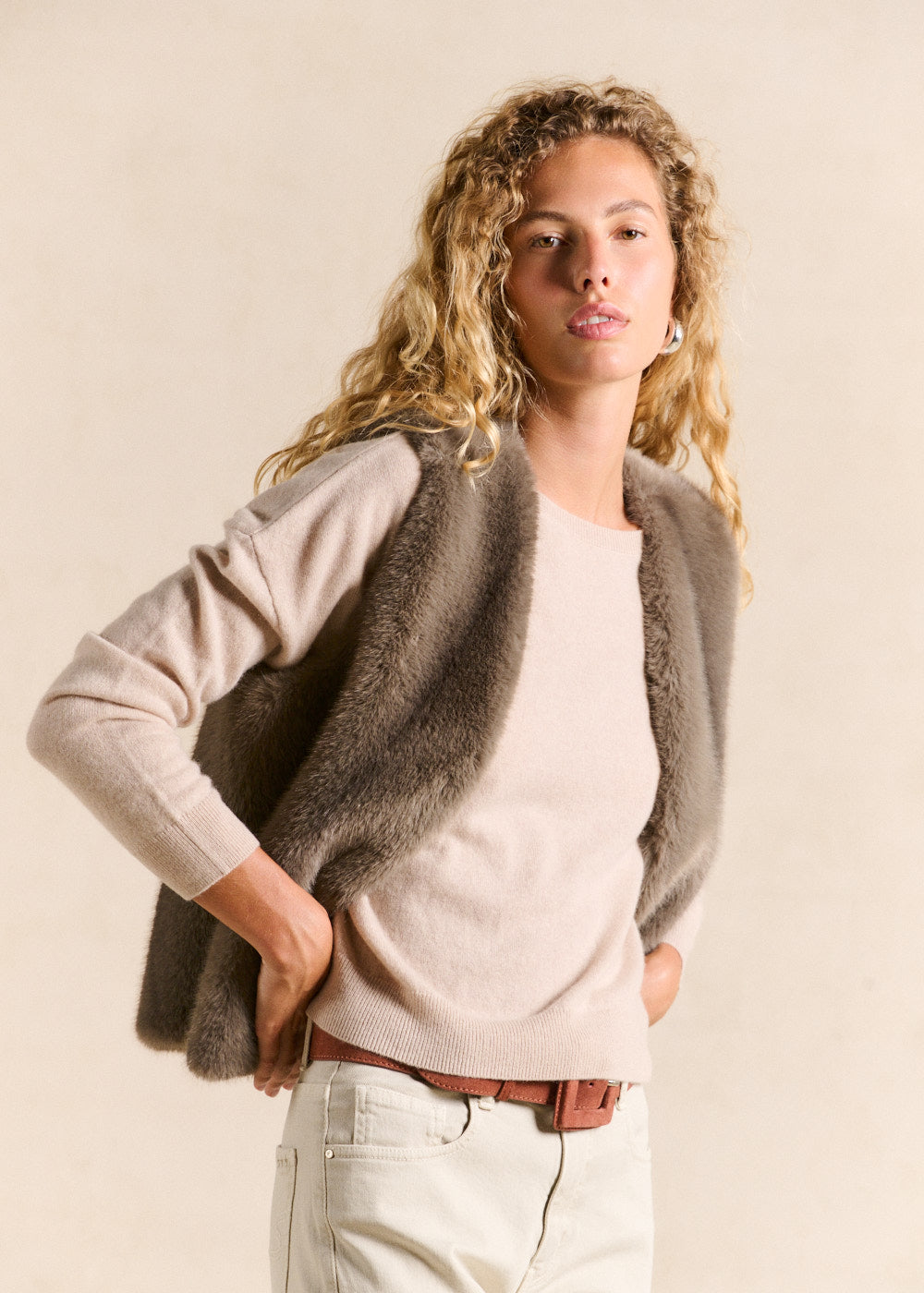 Faux-fur sleeveless waistcoat - Sud Express - 5 - Sud Express