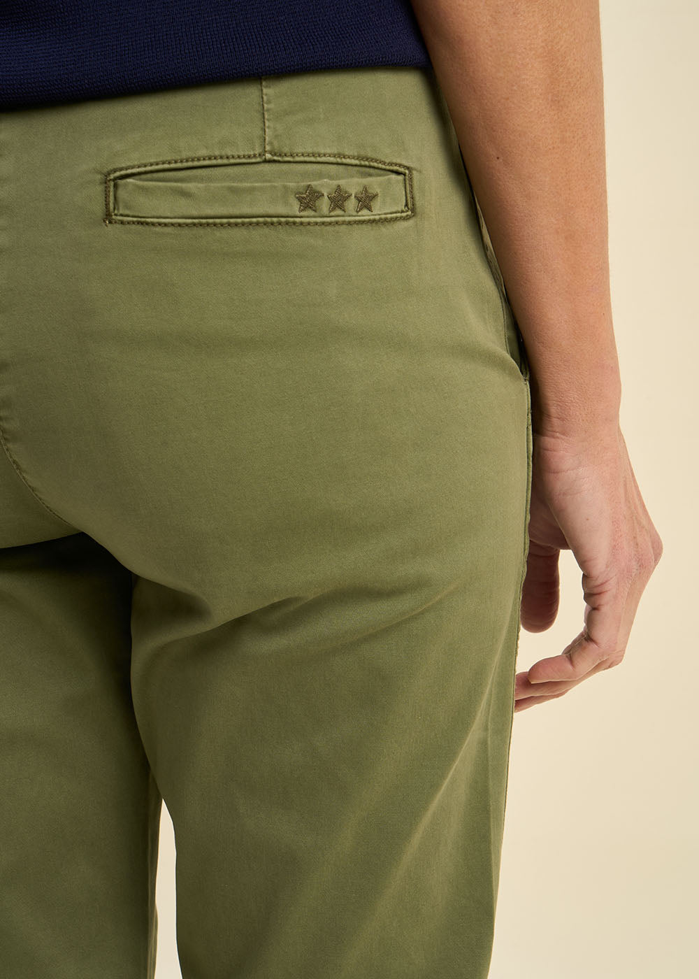 Low-rise chino trousers - Sud Express - 4 - Sud Express