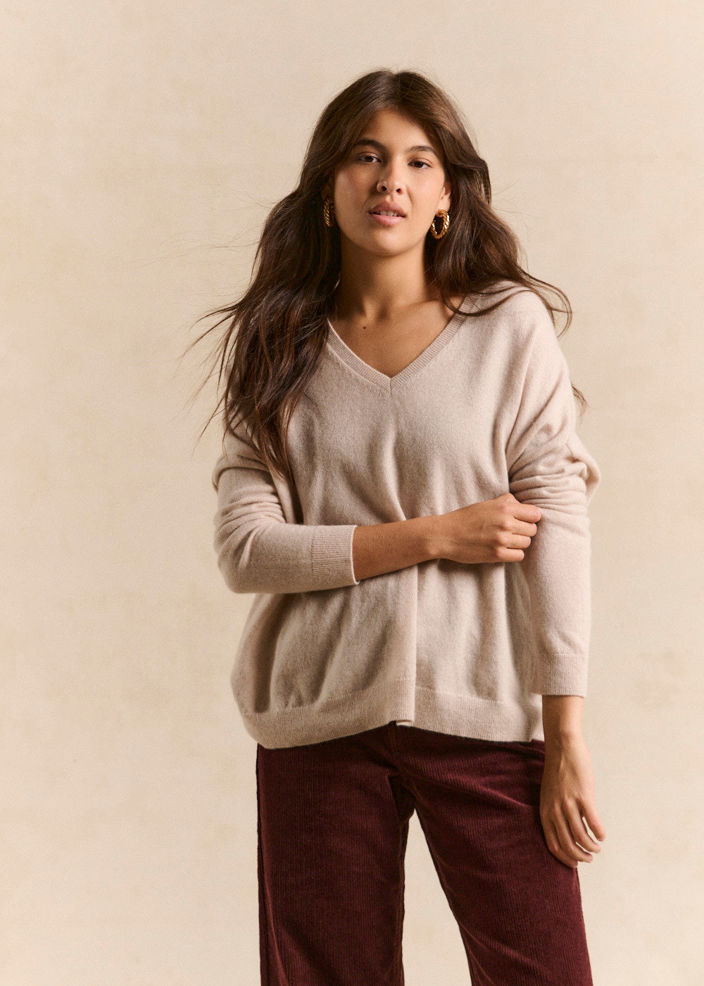 Cashmere V-neck sweater flared fit - Sud Express - 1 - Sud Express