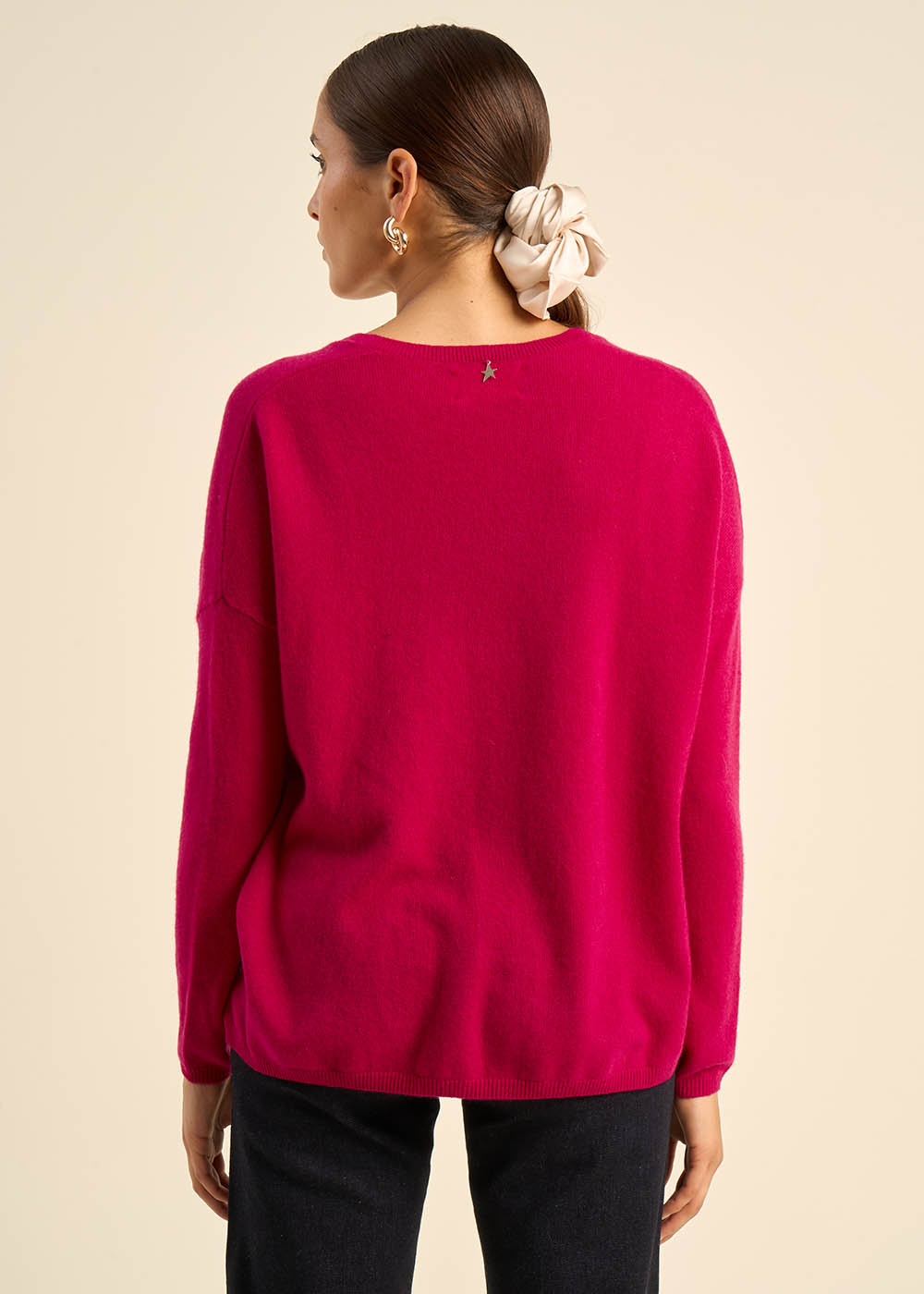 Cashmere V-neck sweater with long sleeves - Sud Express - 3 - Sud Express