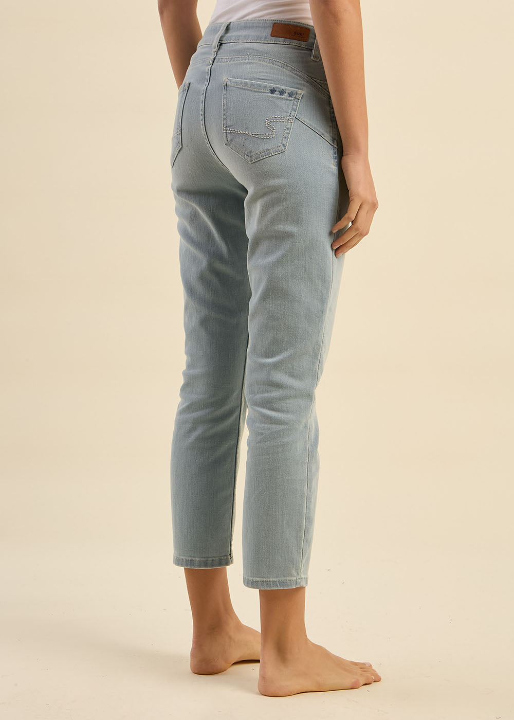 Slim-fit 7/8 jeans with five pockets - Sud Express - 6 - Sud Express