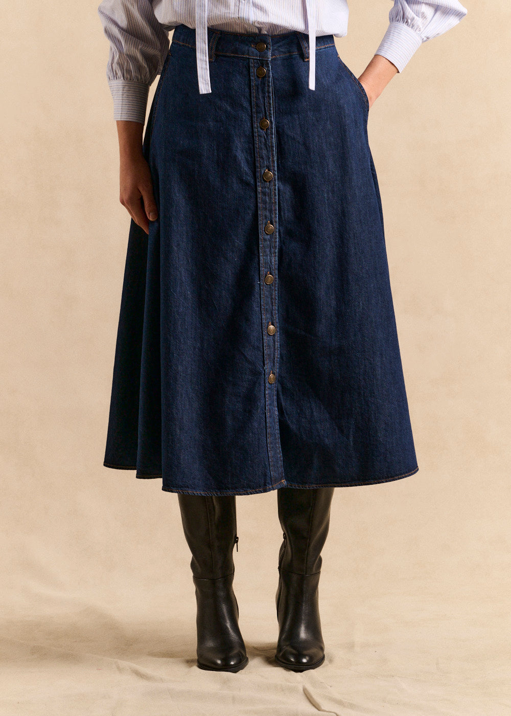 JEANNA Button-front flared denim midi skirt - 4 - Sud Express - Sud Express