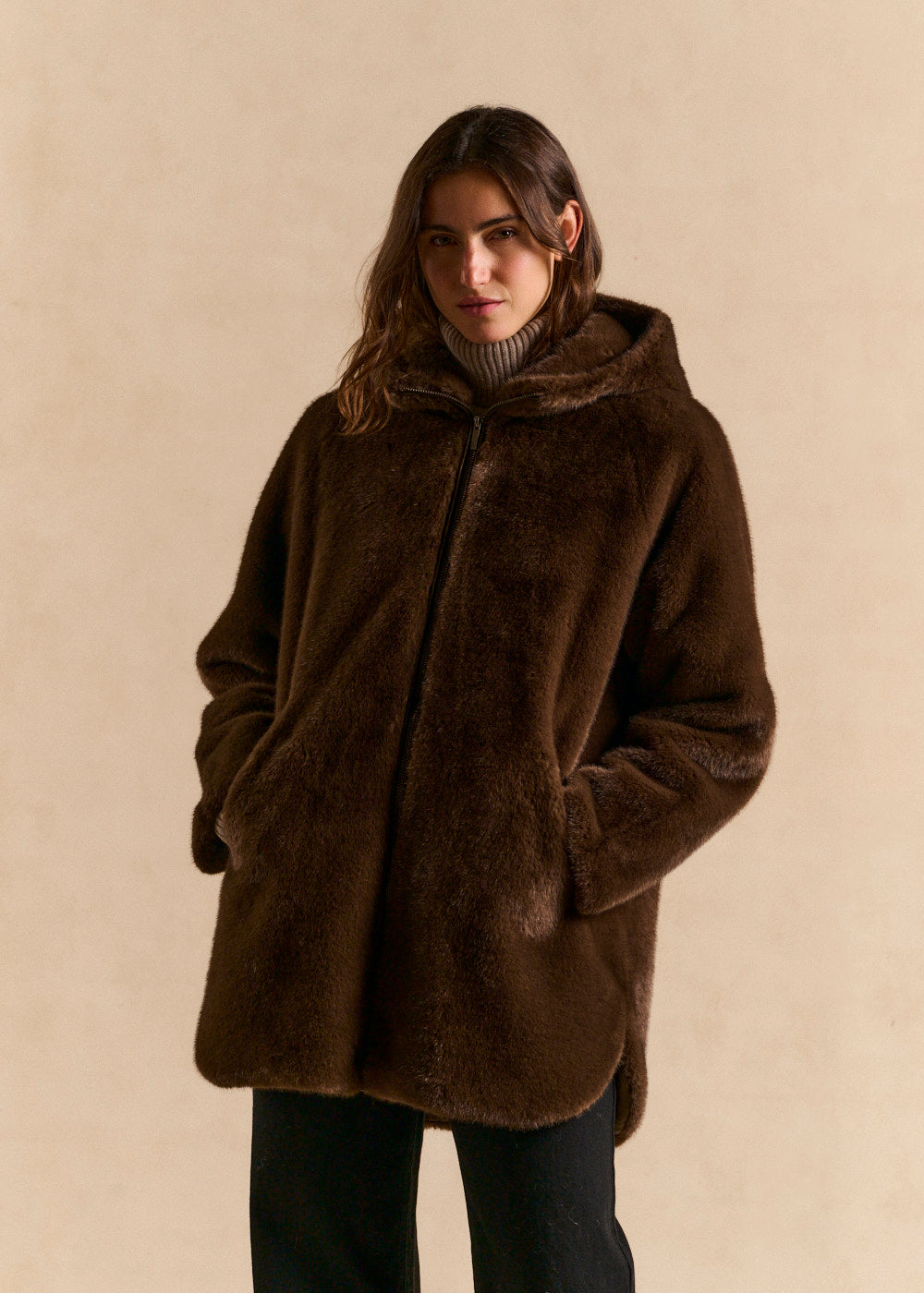MANILLE Long hooded faux fur coat - 4 - Sud Express - Sud Express