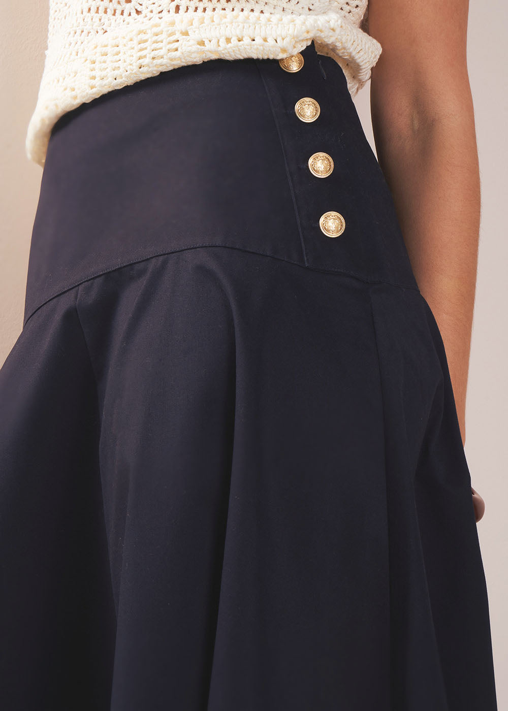 Flared midi skirt with gold buttons - Sud Express - 2 - Sud Express