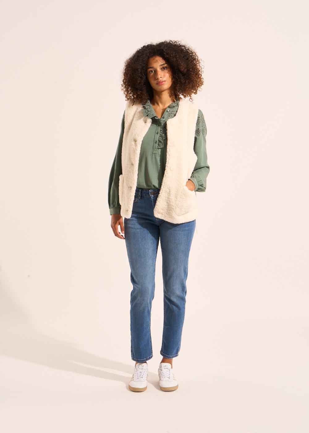 Sleeveless faux fur cardigan - Sud Express - 5 - Sud Express