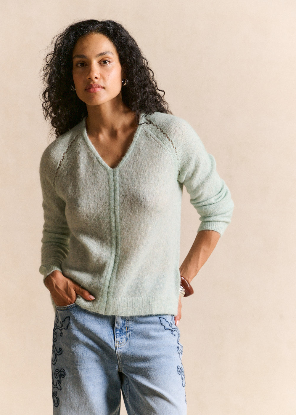 V-neck jumper with openwork detailing - Sud Express - 1 - Sud Express