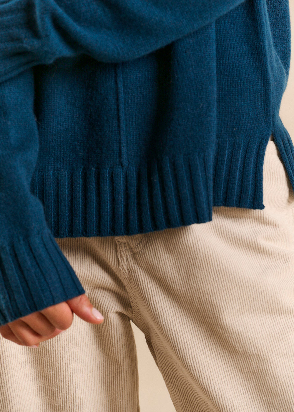 Loose turtleneck wool sweater - Sud Express - 4 - Sud Express
