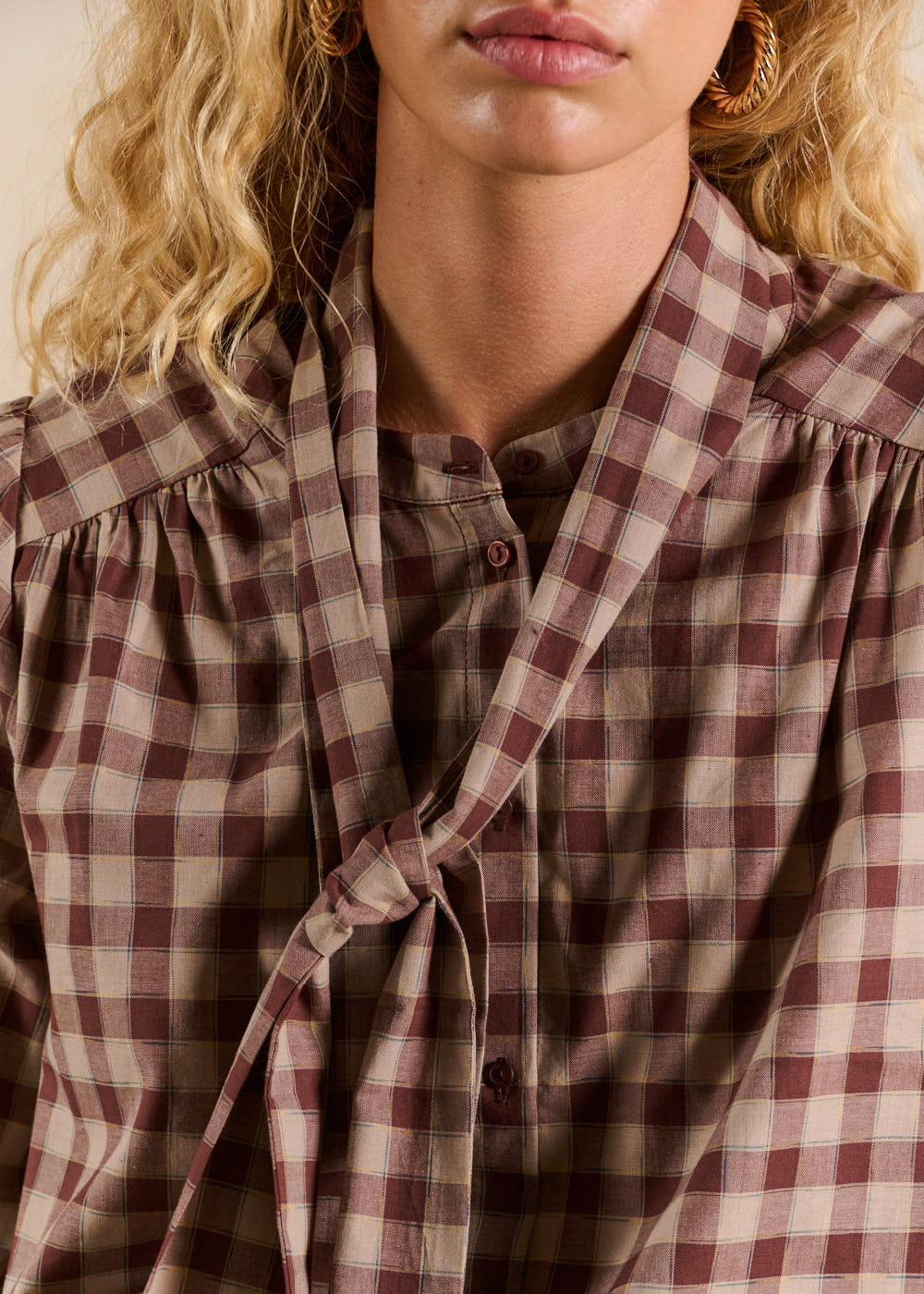 Checked blouse with a bow - Sud Express - 2 - Sud Express