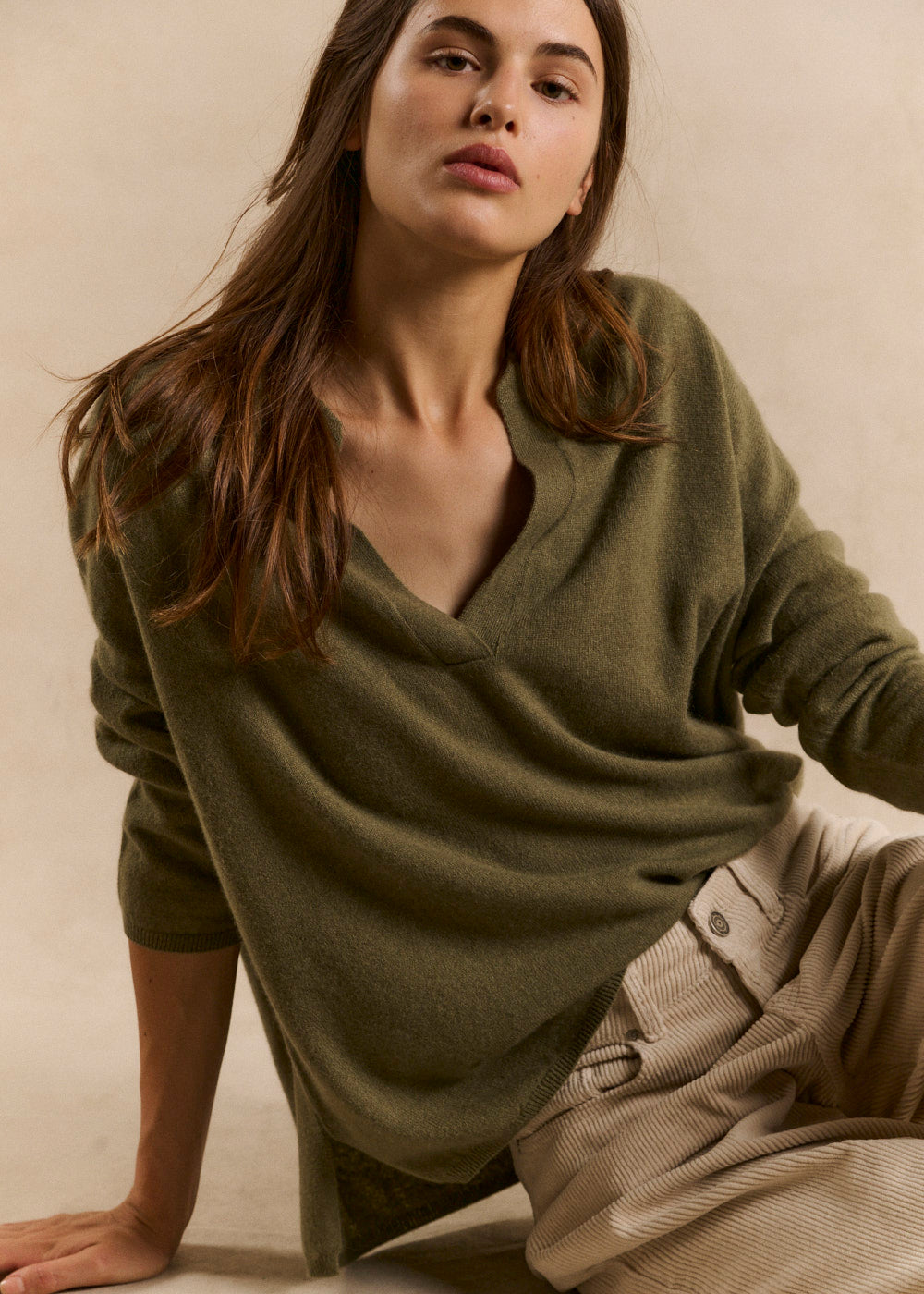 Loose-fitting cashmere jumper with a Tunisian collar - Sud Express - 2 - Sud Express