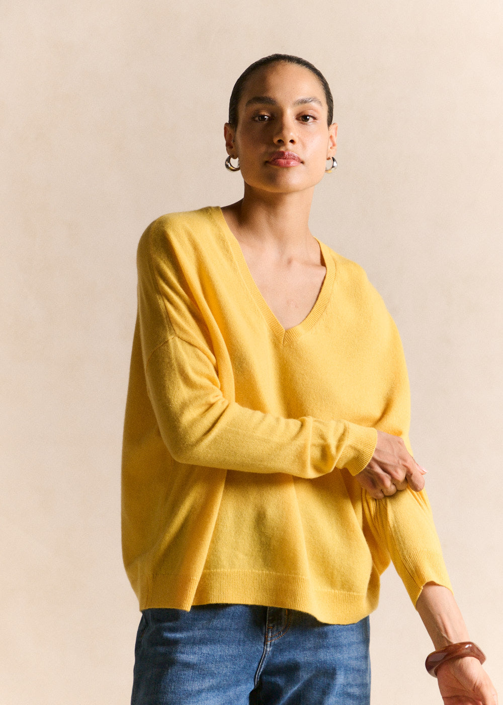Cashmere V-neck sweater flared fit - Sud Express - 4 - Sud Express