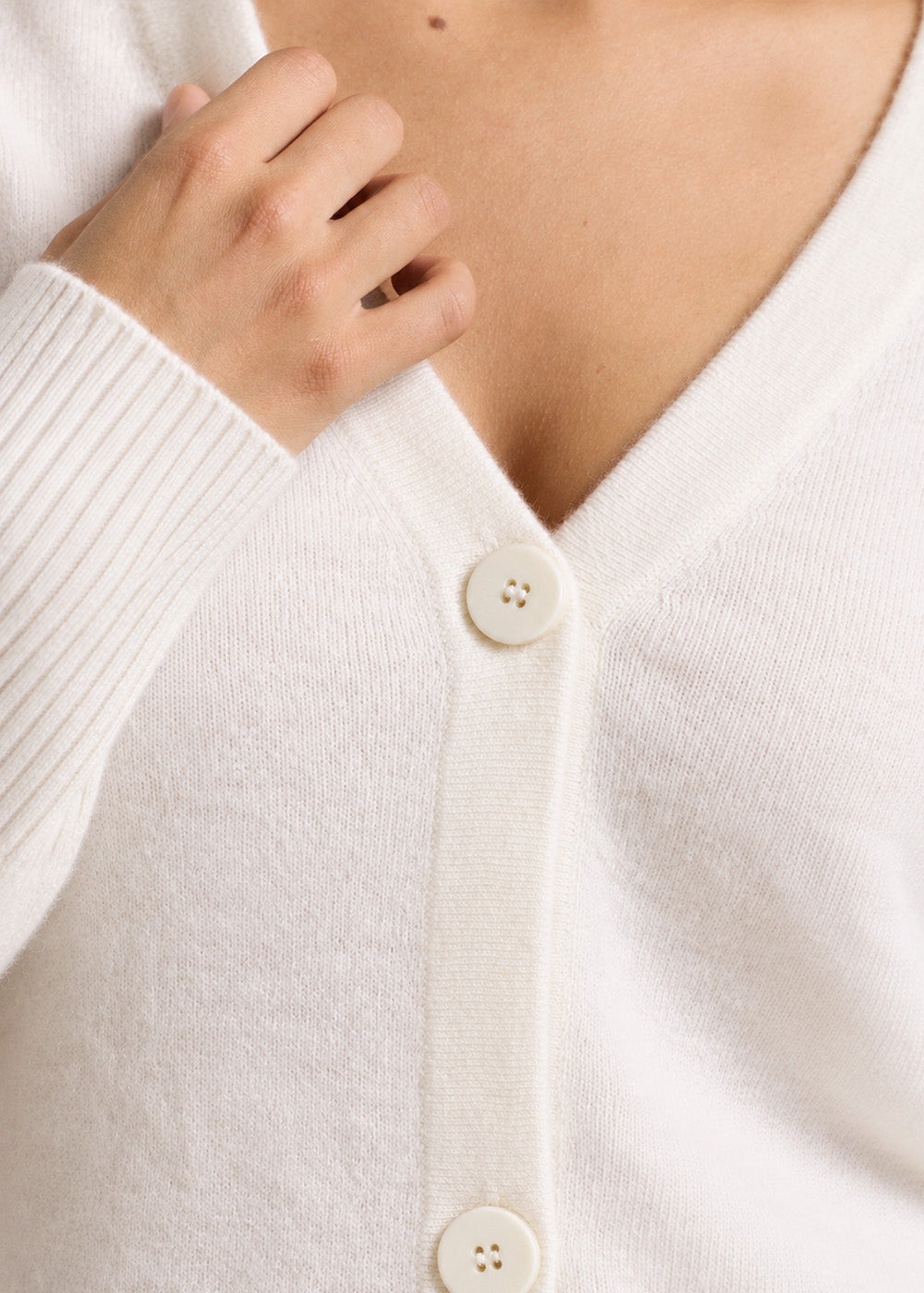 GRAMMAX Loose-fitting cashmere V-neck cardigan - 2 - Sud Express - Sud Express