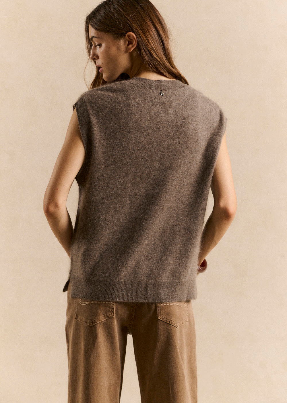 MARTAKA Loose sleeveless sweater in wool and cashmere - 3 - Sud Express - Sud Express